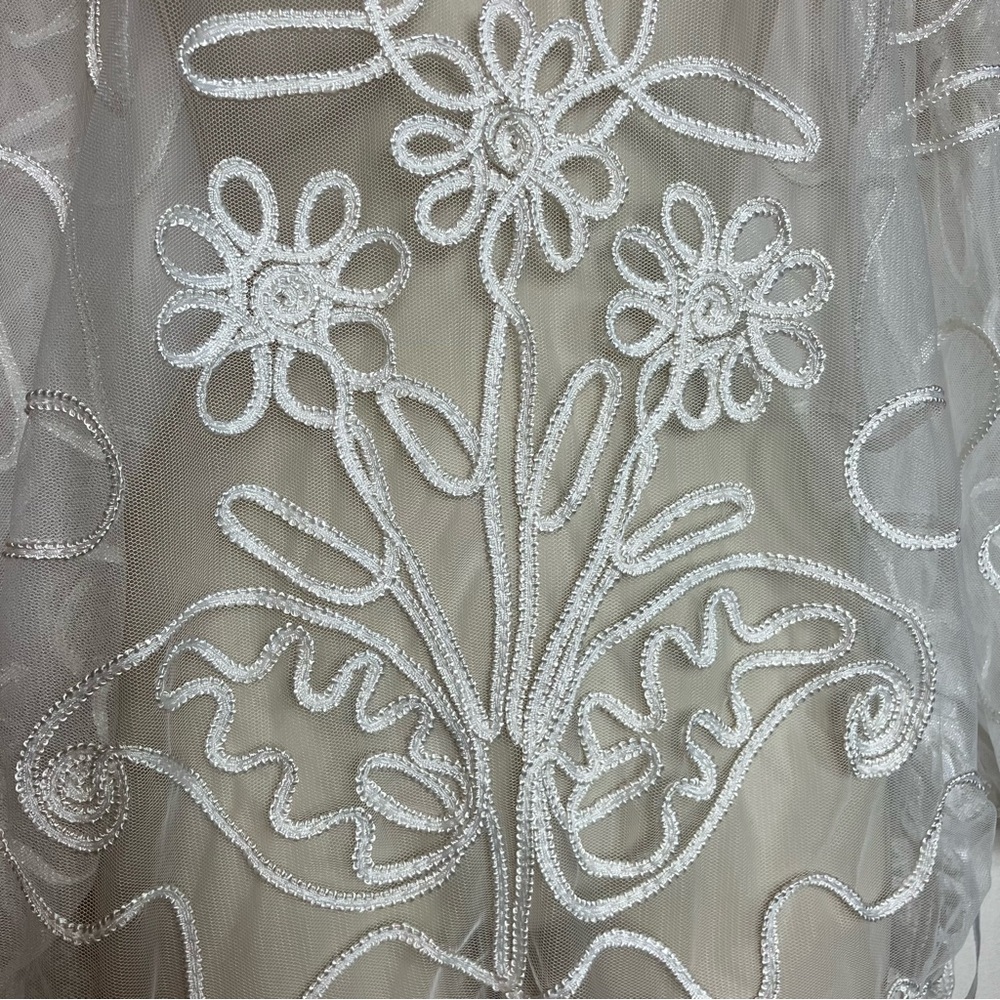 Embroidered Sheer White Floral Tunic Top - Picture 4 of 12